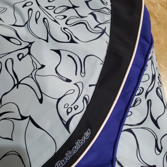 Quicksilver boardshorts in great used condition - Picture 2 of 7